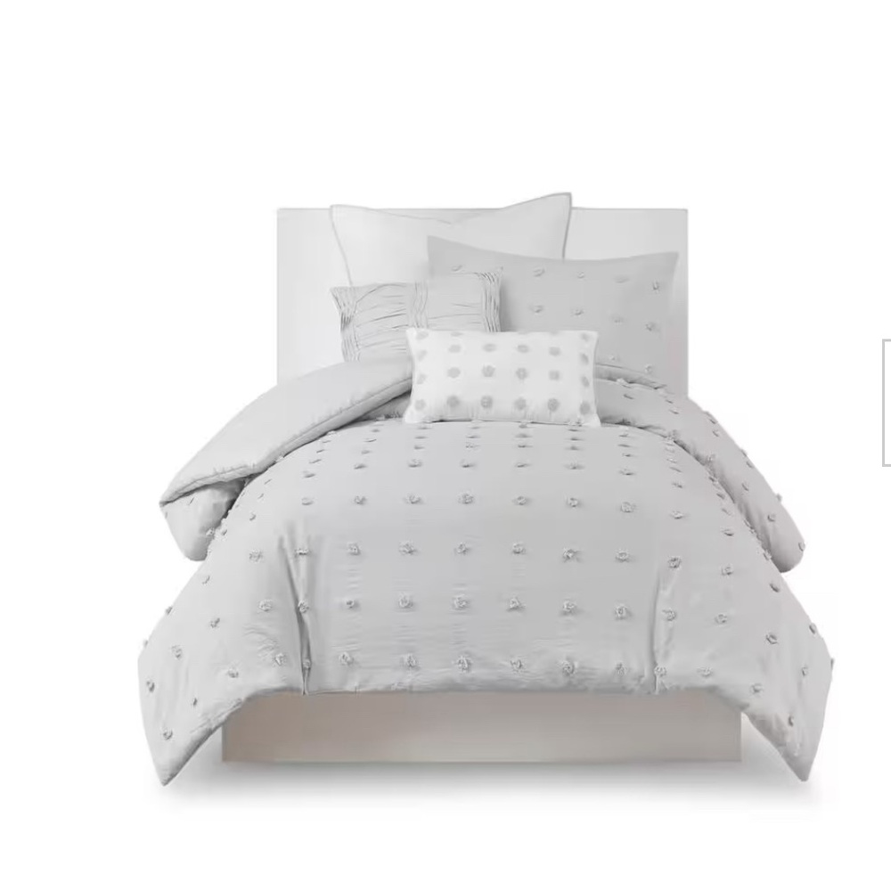 ‼️Only Comforter Included‼️ Grey Twin XL Comforter never used!